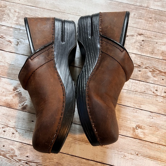 💚Dansko (40) antique brown clogs - Picture 3 of 9